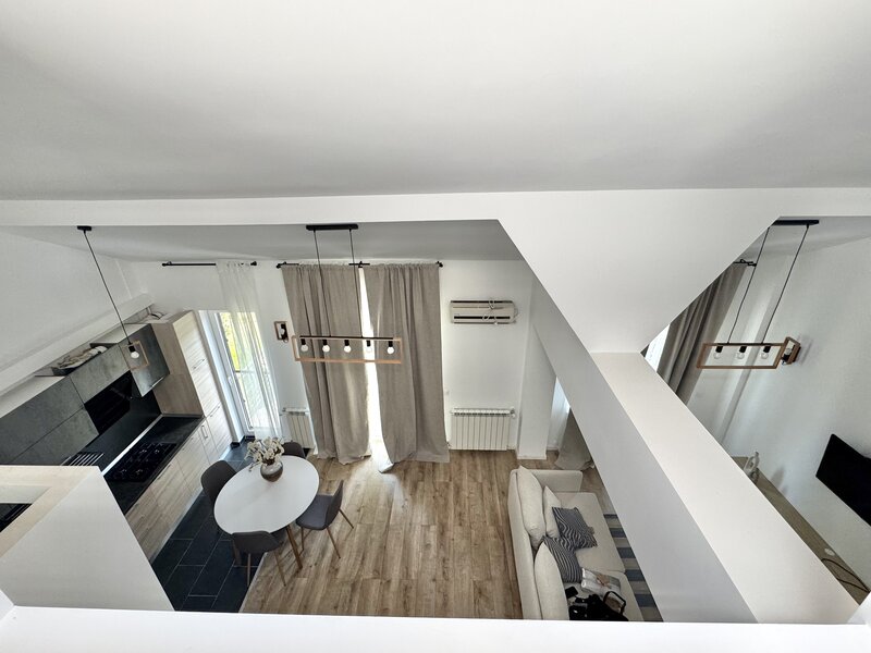 Brancoveanu, ap. 3 camere centrala proprie, 80 mp utili, metrou 5 min.