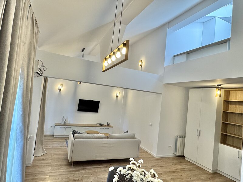 Brancoveanu, ap. 3 camere centrala proprie, 80 mp utili, metrou 5 min.